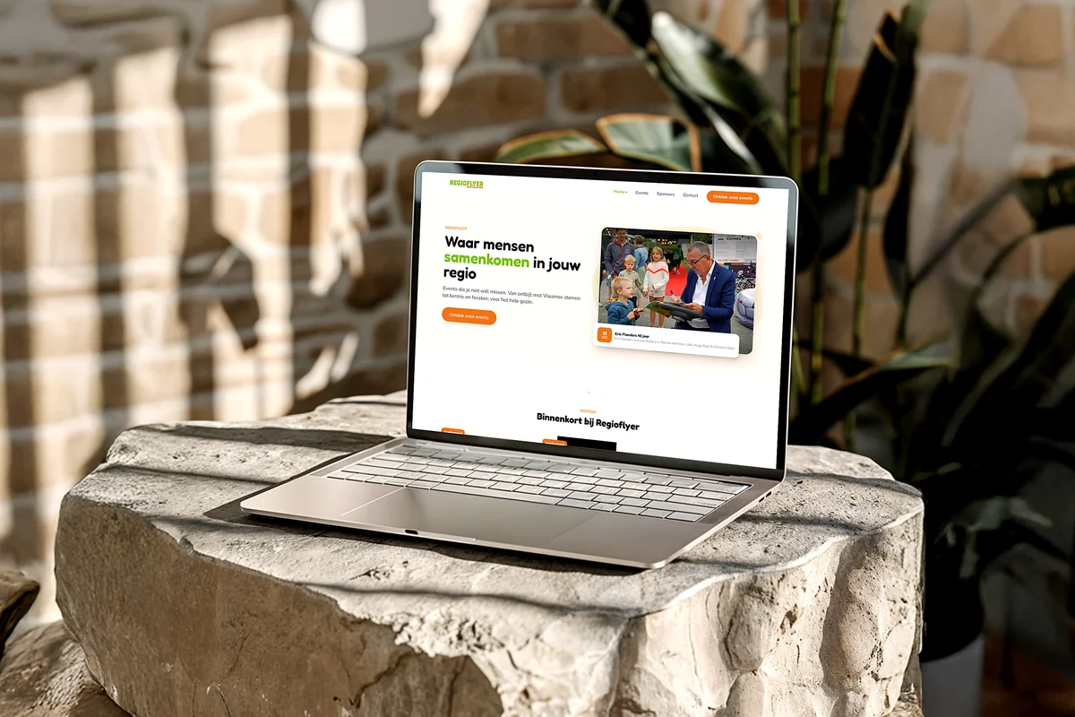 Website van Regioflyer op een laptop